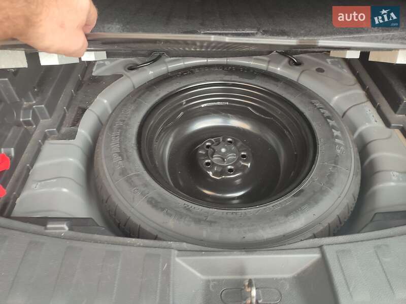 Позашляховик / Кросовер Nissan X-Trail 2014 в Десні