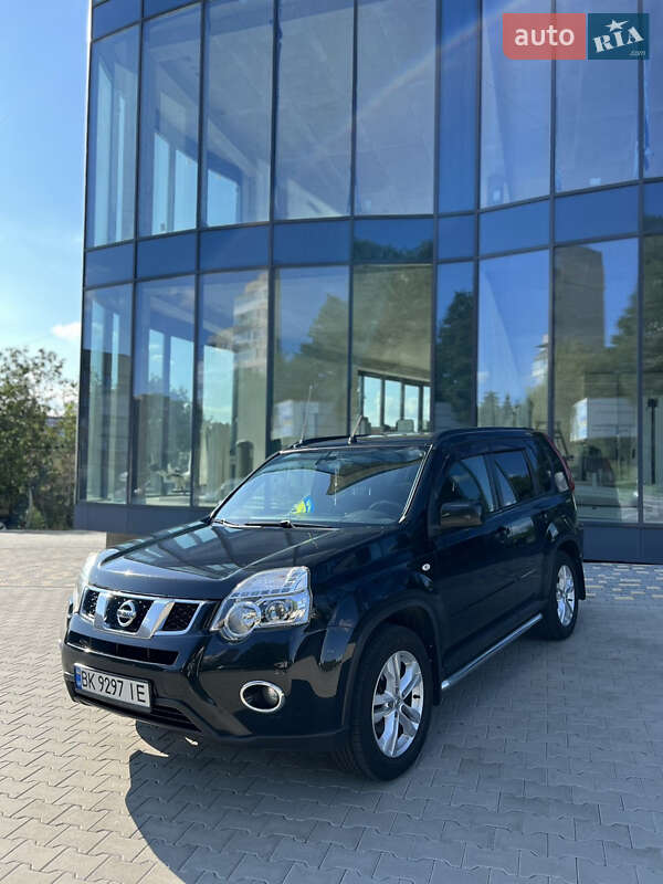 Позашляховик / Кросовер Nissan X-Trail 2012 в Рівному