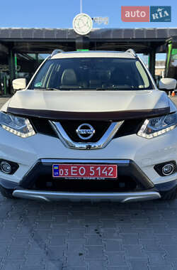 Внедорожник / Кроссовер Nissan X-Trail 2015 в Луцке