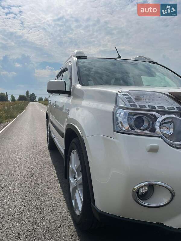 Позашляховик / Кросовер Nissan X-Trail 2014 в Києві