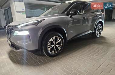 Внедорожник / Кроссовер Nissan X-Trail 2023 в 