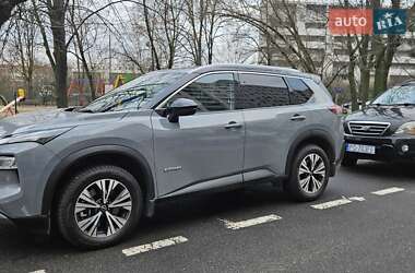 Внедорожник / Кроссовер Nissan X-Trail 2023 в 