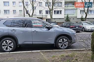 Внедорожник / Кроссовер Nissan X-Trail 2023 в 