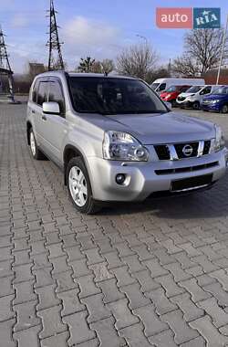 Позашляховик / Кросовер Nissan X-Trail 2008 в Чернівцях