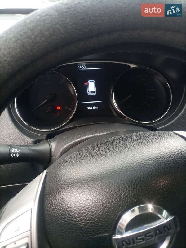 Внедорожник / Кроссовер Nissan X-Trail 2015 в Соленом
