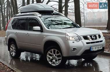 Позашляховик / Кросовер Nissan X-Trail 2014 в Полтаві