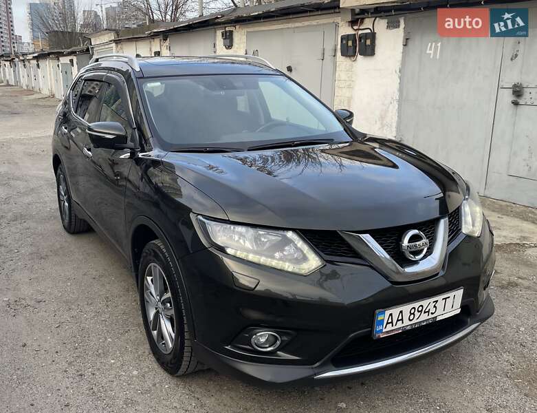 Внедорожник / Кроссовер Nissan X-Trail 2016 в Киеве