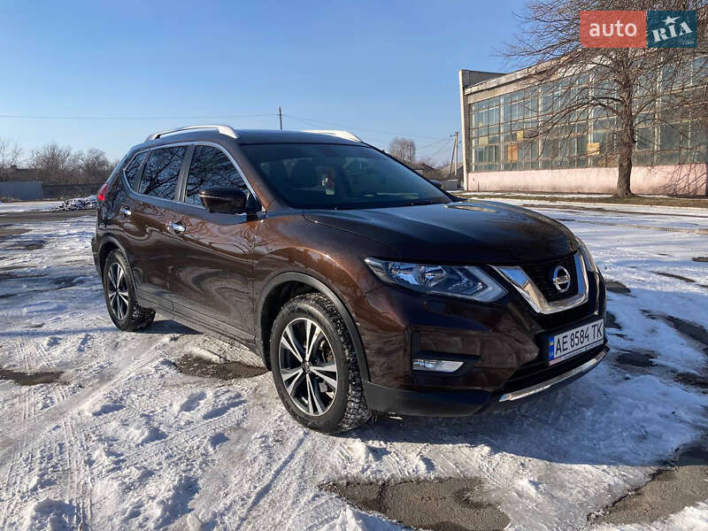 Позашляховик / Кросовер Nissan X-Trail 2019 в Кам'янському