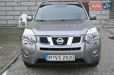 Позашляховик / Кросовер Nissan X-Trail 2013 в Чернівцях