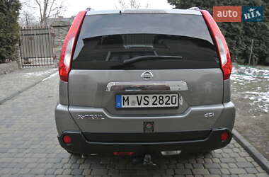 Позашляховик / Кросовер Nissan X-Trail 2013 в 