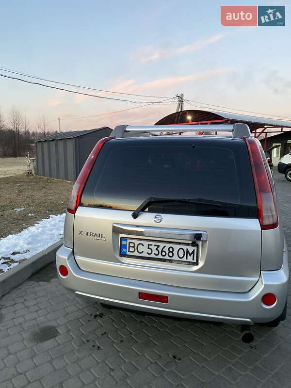 Позашляховик / Кросовер Nissan X-Trail 2005 в Новояворівську
