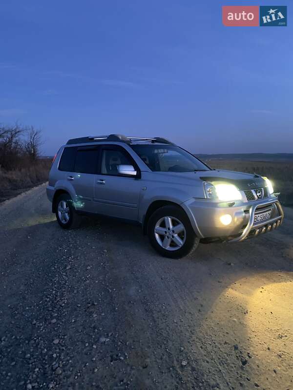 Позашляховик / Кросовер Nissan X-Trail 2005 в Новояворівську