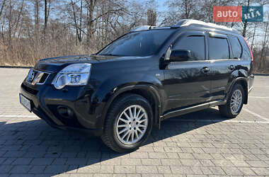 Позашляховик / Кросовер Nissan X-Trail 2011 в 