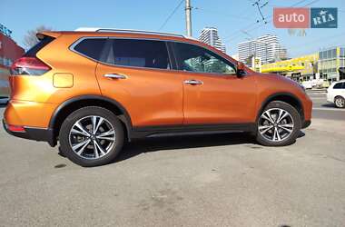 Позашляховик / Кросовер Nissan X-Trail 2017 в 