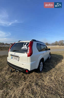 Позашляховик / Кросовер Nissan X-Trail 2012 в 