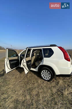 Позашляховик / Кросовер Nissan X-Trail 2012 в 