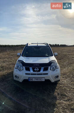 Позашляховик / Кросовер Nissan X-Trail 2012 в 