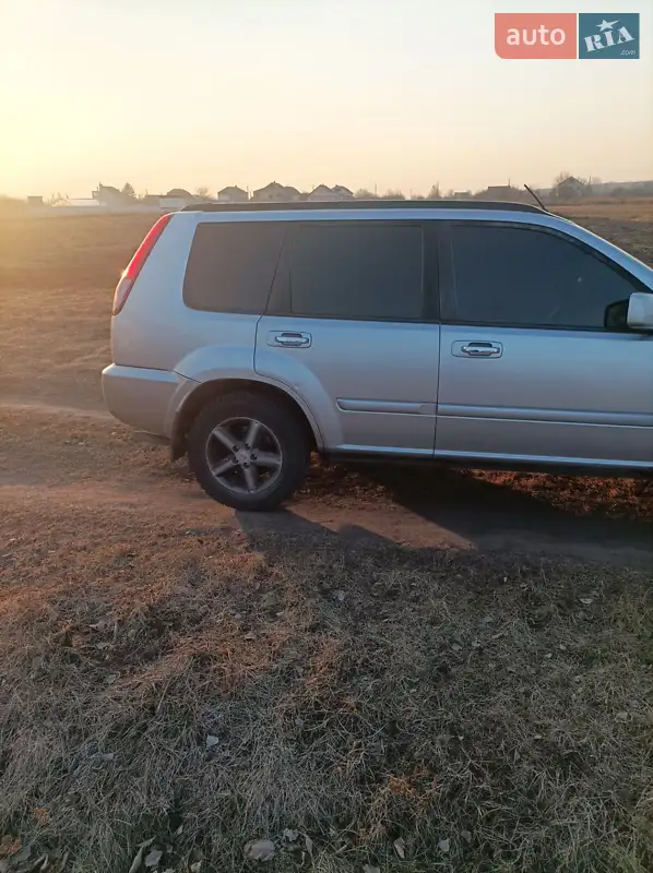 Позашляховик / Кросовер Nissan X-Trail 2006 в 