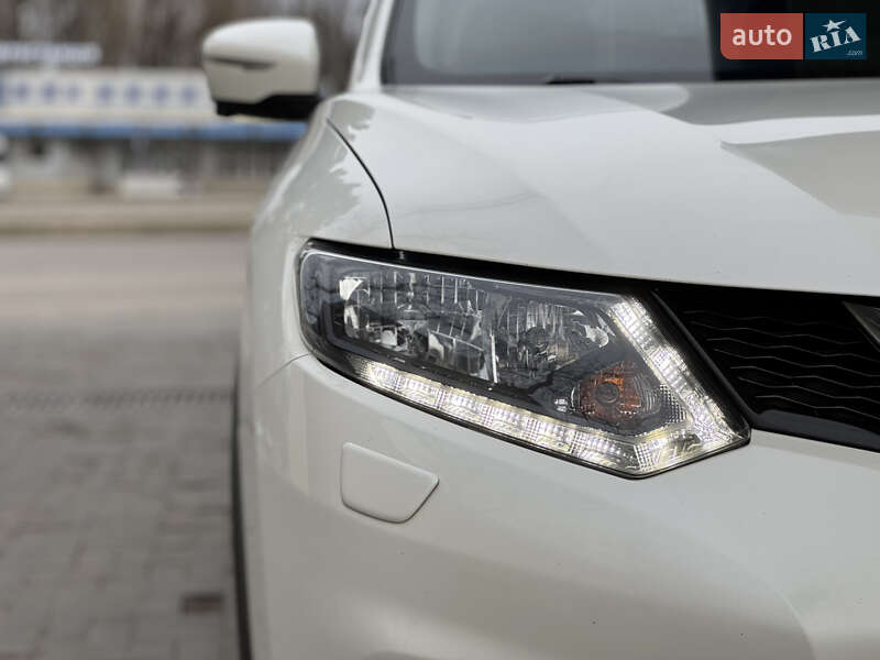 Позашляховик / Кросовер Nissan X-Trail 2017 в Дніпрі