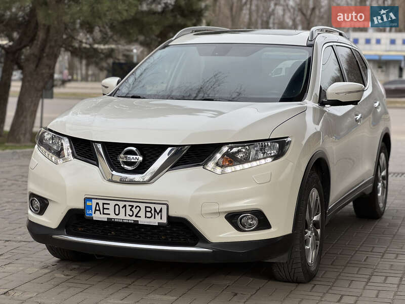 Позашляховик / Кросовер Nissan X-Trail 2017 в Дніпрі
