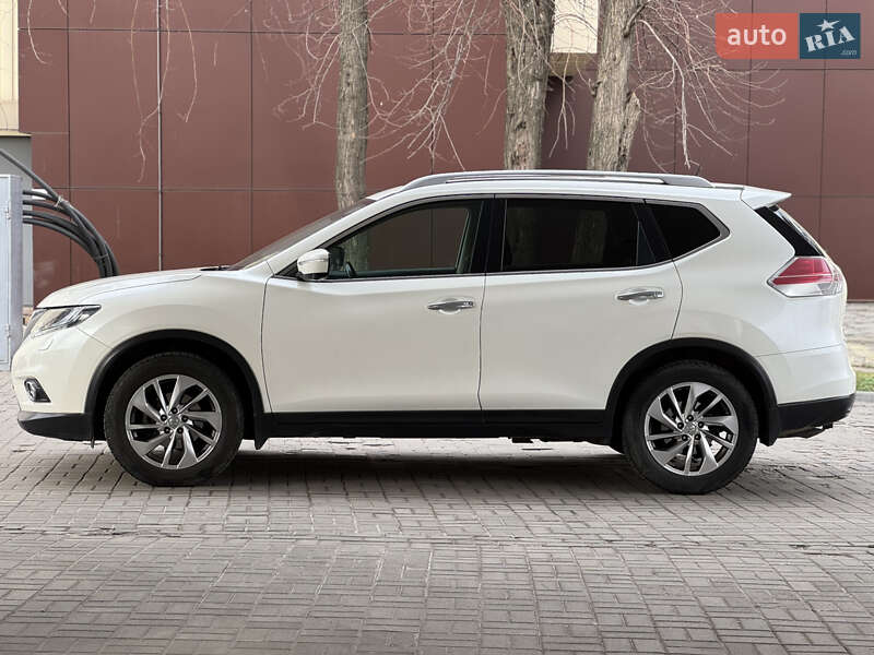 Позашляховик / Кросовер Nissan X-Trail 2017 в Дніпрі