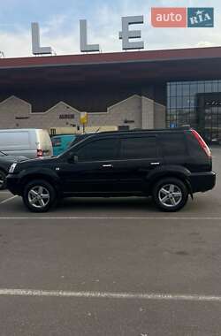 Внедорожник / Кроссовер Nissan X-Trail 2005 в 