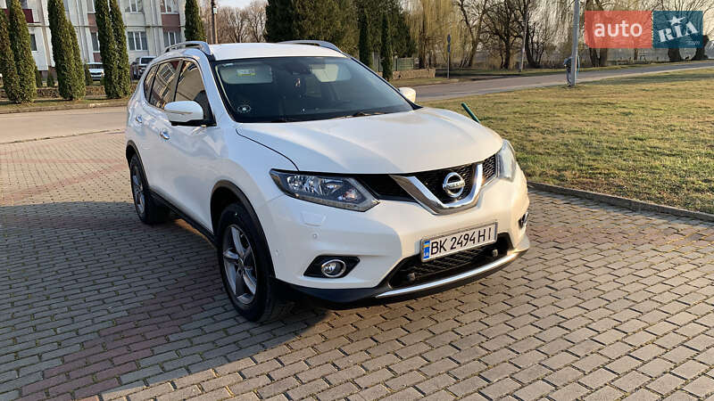 Внедорожник / Кроссовер Nissan X-Trail 2016 в Ровно