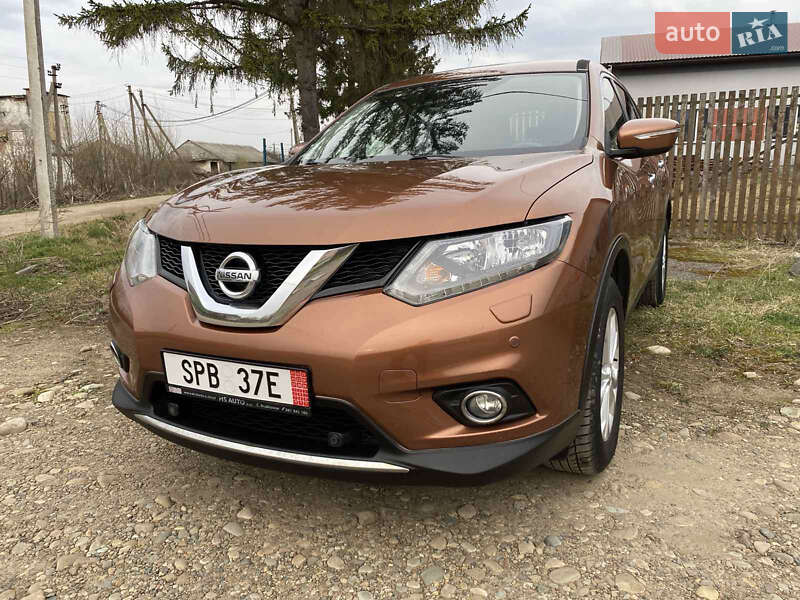 Внедорожник / Кроссовер Nissan X-Trail 2016 в Калуше
