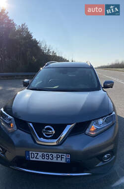 Внедорожник / Кроссовер Nissan X-Trail 2016 в 