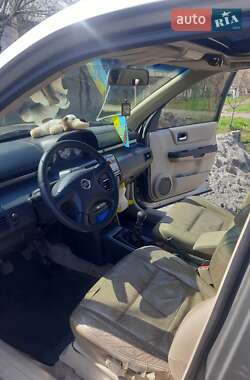 Внедорожник / Кроссовер Nissan X-Trail 2002 в 