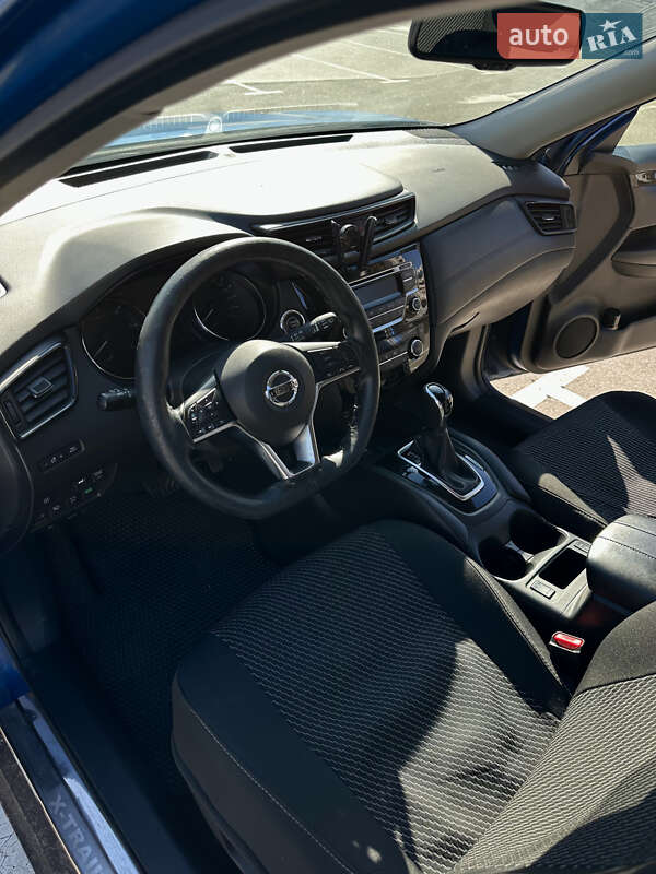Позашляховик / Кросовер Nissan X-Trail 2017 в Києві