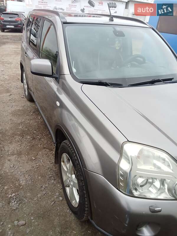 Позашляховик / Кросовер Nissan X-Trail 2010 в Львові