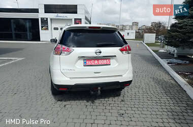 Внедорожник / Кроссовер Nissan X-Trail 2015 в 