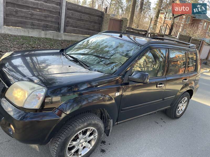 Позашляховик / Кросовер Nissan X-Trail 2006 в 