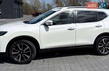 Внедорожник / Кроссовер Nissan X-Trail 2016 в 