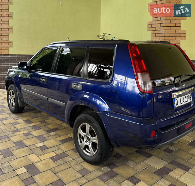 Позашляховик / Кросовер Nissan X-Trail 2005 в 