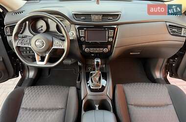 Позашляховик / Кросовер Nissan X-Trail 2018 в 