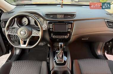 Позашляховик / Кросовер Nissan X-Trail 2018 в 