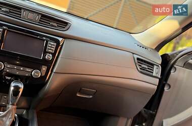 Позашляховик / Кросовер Nissan X-Trail 2018 в 