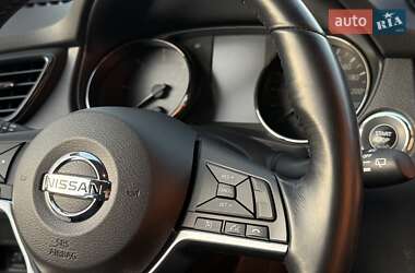 Позашляховик / Кросовер Nissan X-Trail 2018 в 