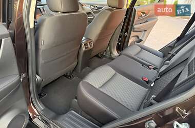 Позашляховик / Кросовер Nissan X-Trail 2018 в 