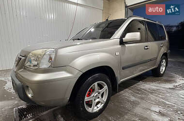 Позашляховик / Кросовер Nissan X-Trail 2003 в 