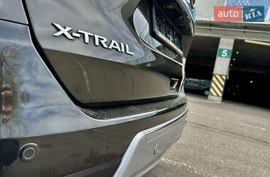 Внедорожник / Кроссовер Nissan X-Trail 2014 в 