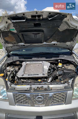 Внедорожник / Кроссовер Nissan X-Trail 2004 в 