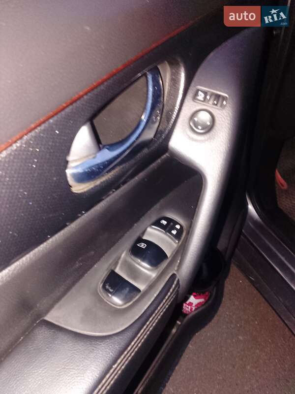 Позашляховик / Кросовер Nissan X-Trail 2016 в Борисполі