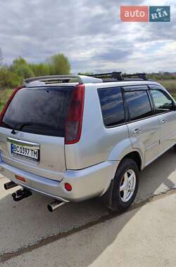 Внедорожник / Кроссовер Nissan X-Trail 2004 в 