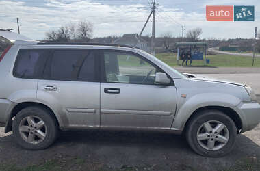 Внедорожник / Кроссовер Nissan X-Trail 2003 в 