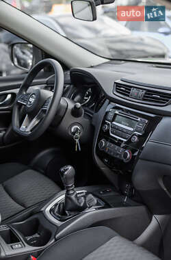 Позашляховик / Кросовер Nissan X-Trail 2021 в 