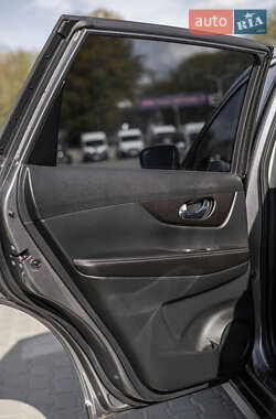 Позашляховик / Кросовер Nissan X-Trail 2021 в 