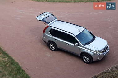Позашляховик / Кросовер Nissan X-Trail 2010 в 